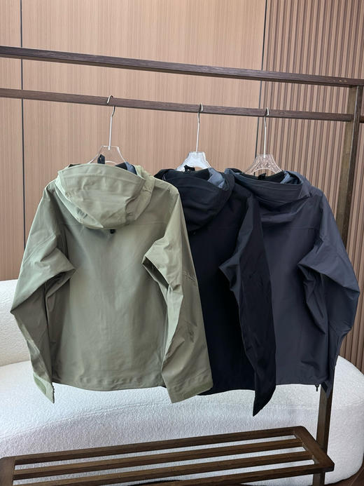 始诅鸟 26早春新品ALPHA SV JACKET GORE-TEX防水男子硬壳夹克冲锋衣外套 商品图3