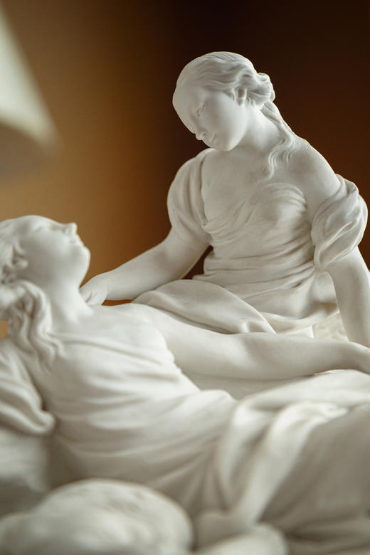 独角鹿西洋古董1930年代法国御窑塞弗尔签名出品素胎瓷人物雕塑《狩猎》 商品图4