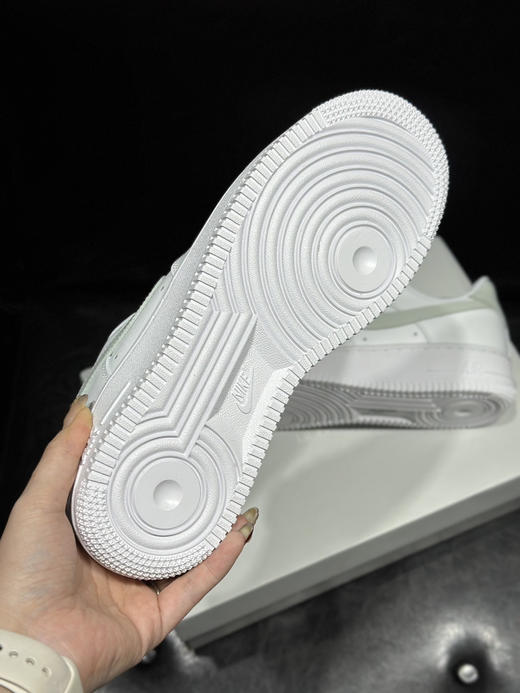 春季特惠💰340 Nk Air Force 1 空军系列 经典复古风格 防滑轻便 低帮 板鞋 男女同款 商品图5