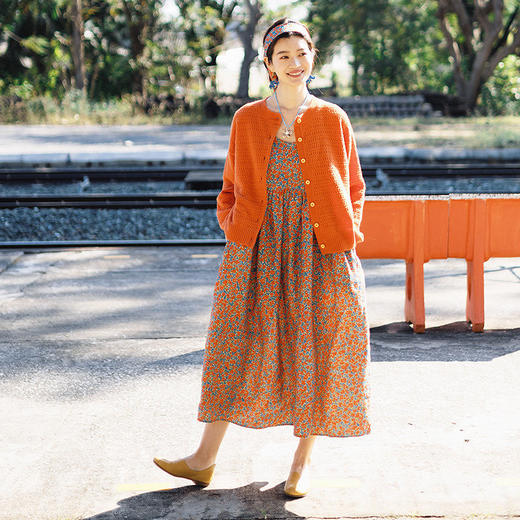 绽放108朵/繁花·红蓝混色小碎花长款吊带连衣裙女旅行度假风长裙 商品图2