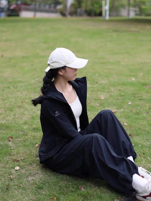 点此购买 凯乐石M8-PRO春秋季女士耐磨透汽弹力保暖户外攀岩连帽软壳外套 bk 340939 商品图11