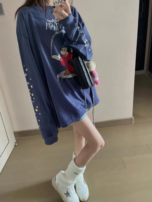 点此购买 Saint Mx6迪士尼联名魔法米奇重磅水洗破坏做旧高街长袖卫衣 md 340964 商品图3