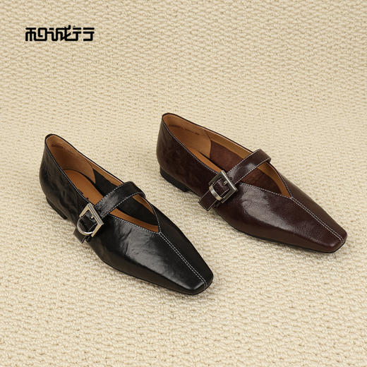 和诚行2026春季新款一字扣带复古软底设计感真皮平跟单鞋0400271 商品图3