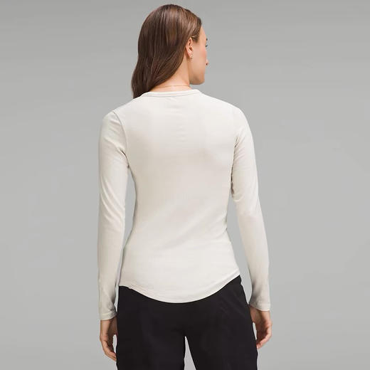 Lulu宝藏基础款显瘦打底螺纹T 商品图3