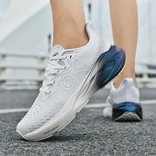 巨轻！巨软！抗菌透气！媲美千元配置！ONKE欧克 德国品牌科技跑鞋16代量子 Quantum 轻盈透气 通勤健步 日常百搭 GM68 商品图8