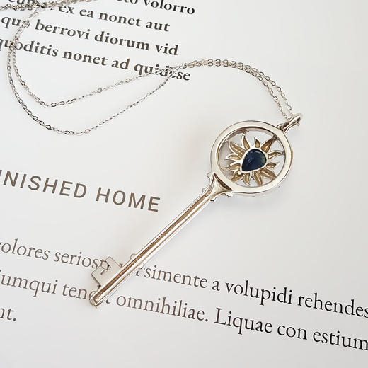 【天然正品】AU750白金镶天然约1.03克拉皇家蓝蓝宝石（忠贞、勇气）钥匙造型吊坠项链100226NJM10 商品图5