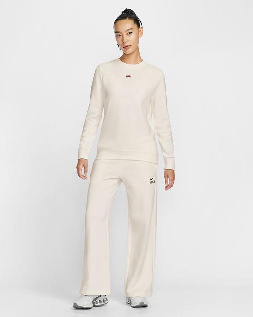 Nike 耐克Sportswear 马年限定脱缰系列 新年款女子圆领运动衫IQ3827-133 商品图5