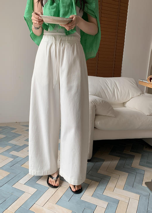 【多妈团购 汀蓝白牛随心裤 腿粗闭眼拍（预售10天发）】开春穿太合适了！九分裤长，清爽不拖沓，懒人抽绳松紧腰头设计，颜色自然又温柔，遮肉效果绝了-连横 商品图10