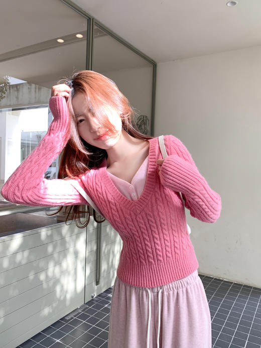 <曾小咸推荐>3.17现货秒杀 ！微信超特价！粉色V领修身显瘦毛织衫上衣 日常209.99 立减120 秒杀89.99！！粉色高腰直筒裤（加绒）秒杀79.99！ 商品图5