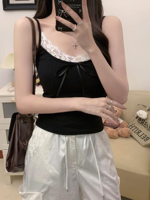 【纯欲风格❗️ 蕾丝拼接辣妹吊带背心】甜欲交织「自带柔焦滤镜」修身不紧绷，勾勒流畅腰线，单穿或叠穿都能藏住小肉肉，无痕打底内搭人棉亲肤显瘦上衣女L轻松拿捏纯欲天花板， 商品图1