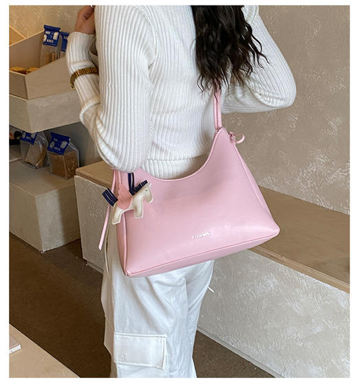 👏女神节礼物🎁的天花板🌷韩系氛围感直接拉满『安诺蓓德韩系简约ins时髦斜挎包』大小号双选🥰通勤出街全拿捏🤗 ✔让人眼前一亮 一眼就爱上的𝐡𝐨𝐛𝐨  商品图6