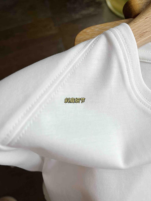 【一切刚刚好】噢蜜ooomeoo爱心刺绣白T“限时赠送真丝丝巾” 商品图13