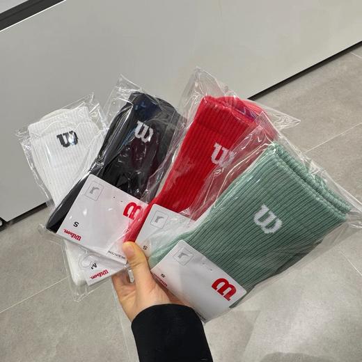 二店y 【发三双】运动党锁死！Wilson 纯色字母运动网球袜 商品图1