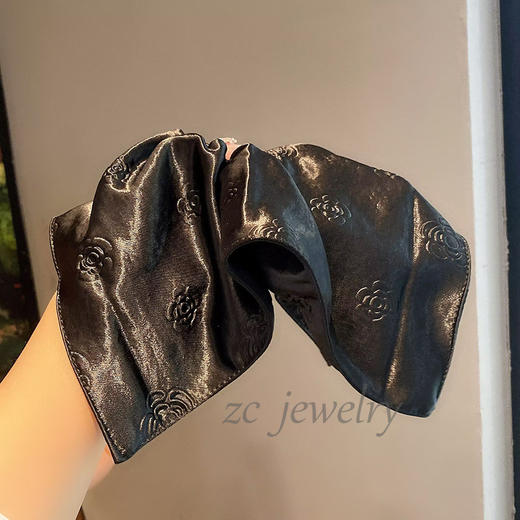 丁摩 高品质法式小香风气质珠光缎山茶花高级发圈时尚方巾肠圈发饰皮筋6ZF-5849 商品图2