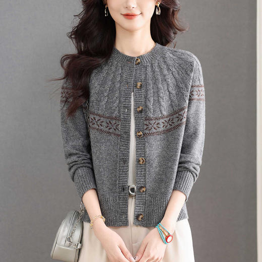 费尔岛风格针织女士开衫，圆领宽松显瘦女装外套CC-101-98641 商品图3