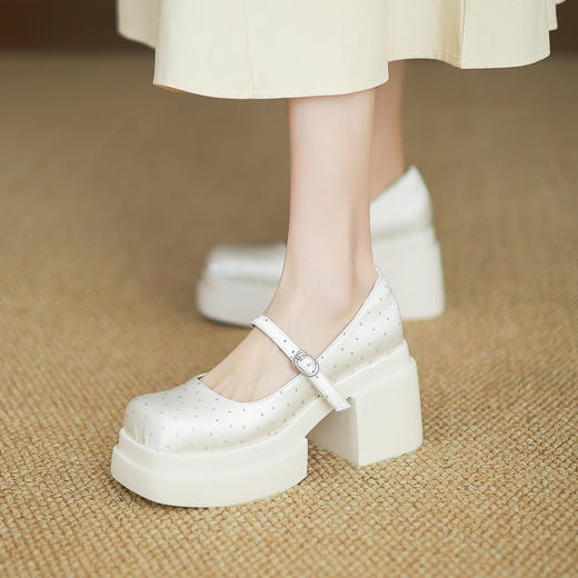 【预售7天】9cm超高跟粗跟防水台单鞋，春秋新水钻沙丁布玛丽珍鞋浅口小皮鞋LJX-9303 商品图1