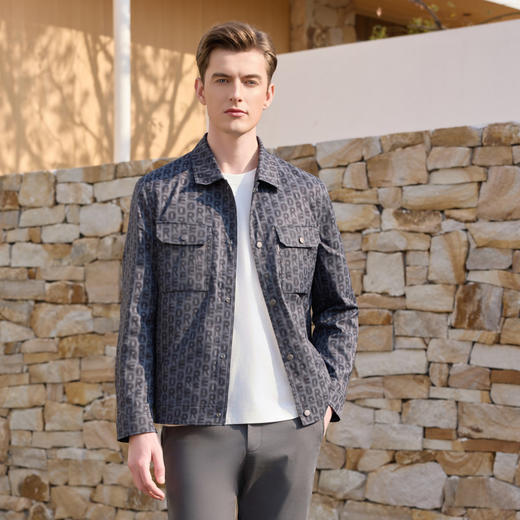 半身缘男装 春季休闲舒适字母印花经典翻领夹克261112M01310221 商品图0