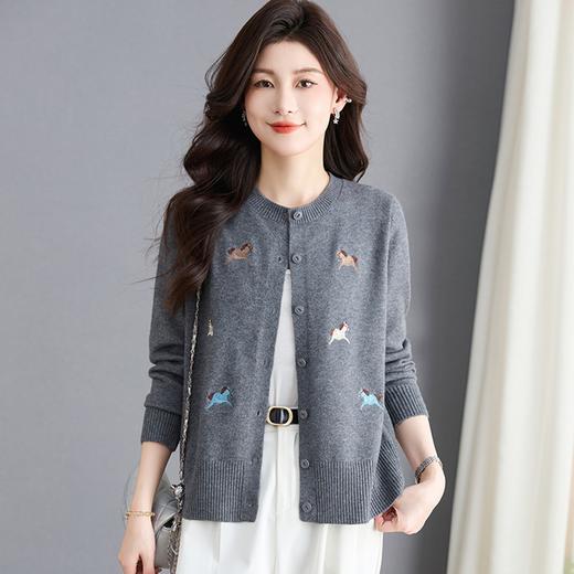 圆领刺绣针织开衫，纽扣毛衣外套修身显瘦上衣CC-103-C8125 商品图3