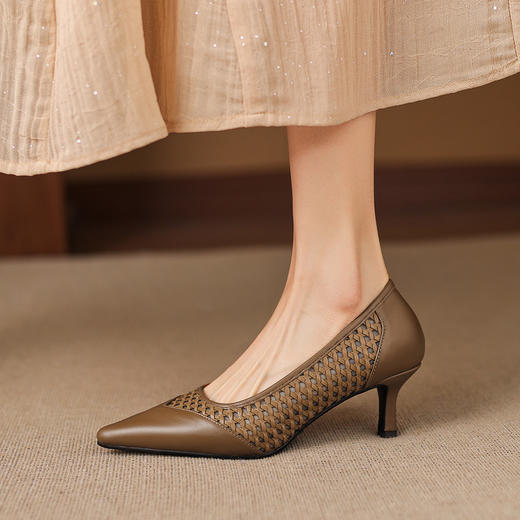 【预售5天】单鞋女士浅口巨好看配裙子复古风新款春季尖头高细跟编织镂空AJ&JL-967 商品图1