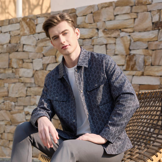 半身缘男装 春季休闲舒适字母印花经典翻领夹克261112M01310221 商品图1