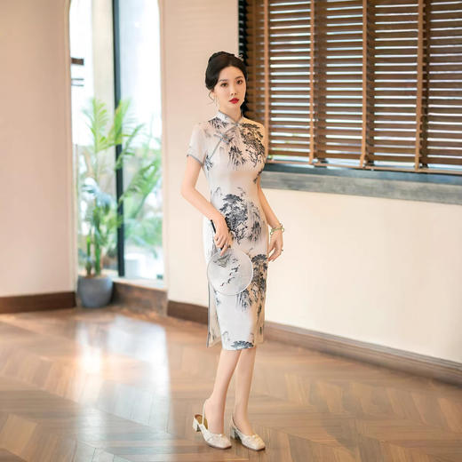 ZAYS2026春夏新品日常改良丝绸双层山水画旗袍修身优雅年轻气质旗袍 商品图3