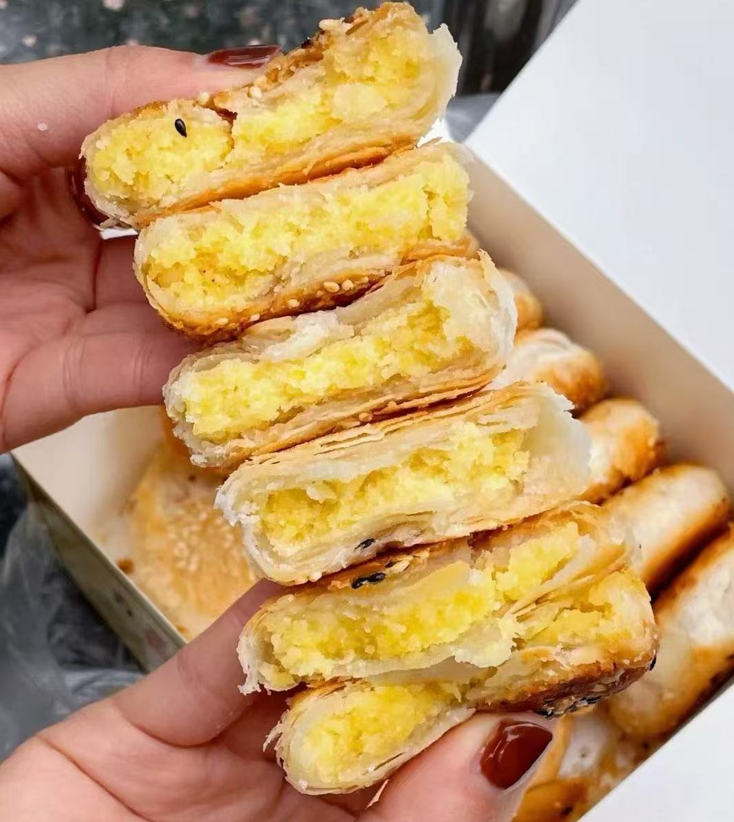 【预售】周日南京代购：【卢氏板栗饼】一盒咸甜各半，表皮薄酥，香而不甜腻，少油少糖。代购不接受退单。