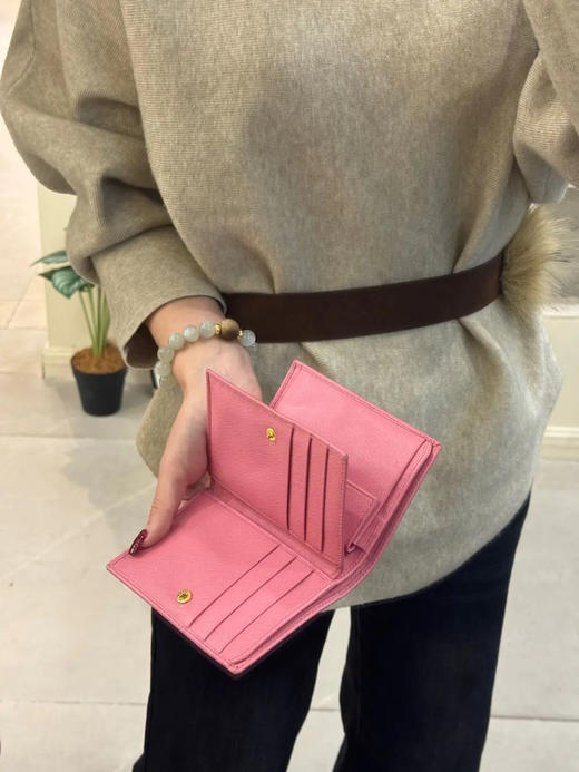 Prada 樱花粉 短款 十字纹牛皮 钱包 商品图2