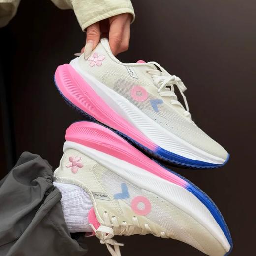 【超模君严选 开学开春焕新💰 ｜开春，一步到位】*音热销榜TOP2爆款❗️❗️ ​想体验“碳板推进感”，不一定需要四位数预算，ONKE 2代&6代德国品牌碳板跑鞋！ 商品图5