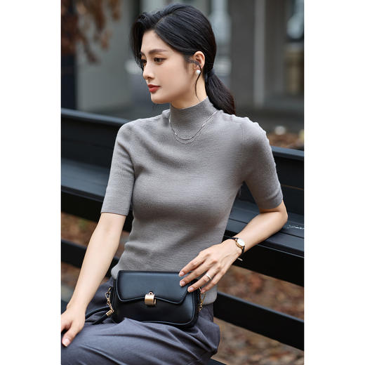 18针岛精扬子纱 100%羊毛  米思阳2026春季新款无缝一体五分袖短袖半高领针织打底衫女1064 商品图3