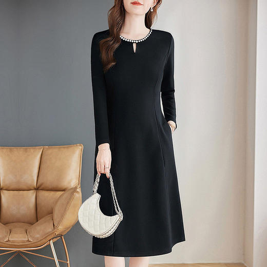 大码长袖连衣裙女春装2026新款高端洋气圆领A字女士黑色连身裙子 商品图0