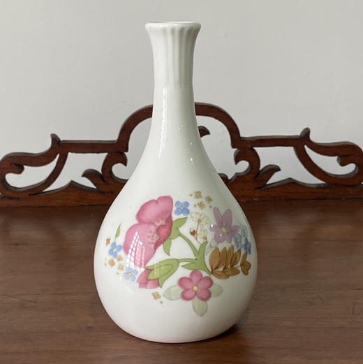 英国Wedgwood Meadow Sweet细口花瓶 B0243 商品图0