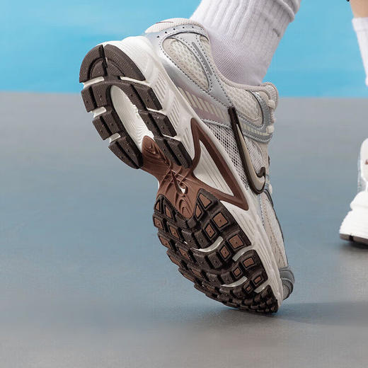 心选丨【奥莱直发】耐克Nike V5 RNR低帮跑步鞋 商品图6