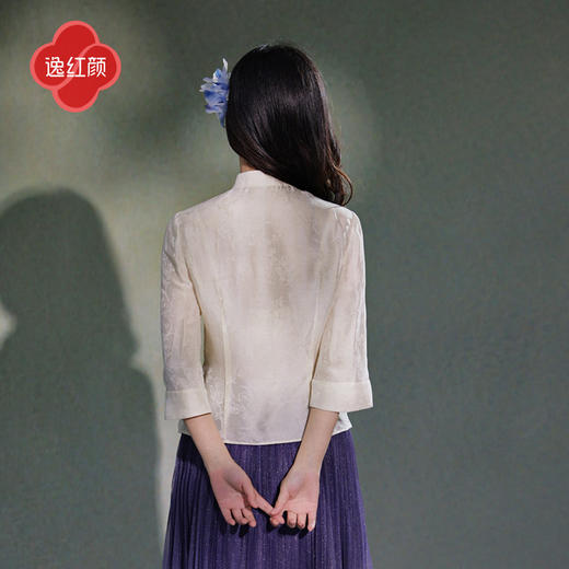 逸红颜《筱宁》2026春新款中式立领真丝交织唐装新中式中袖上衣女 商品图3