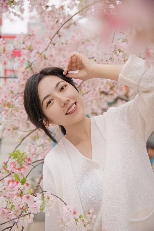 霜籁|优雅V领肌理感羊毛衫两件套 商品图3