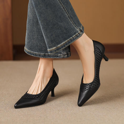 【预售5天】单鞋女士浅口巨好看配裙子复古风新款春季尖头高细跟编织镂空AJ&JL-967 商品图4