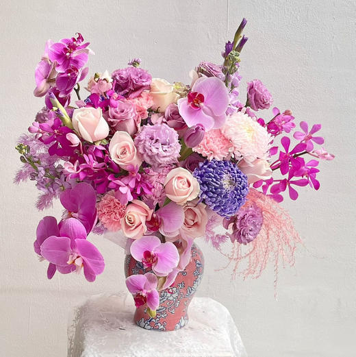 《紫霞仙子》蝴蝶兰郁金香胡姬兰千代兰牡丹菊玫瑰瓶插花 商品图2