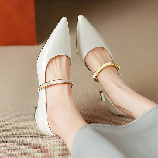 【预售5天】法式尖头高跟鞋气质一字扣，玛丽珍鞋细跟浅口中跟单鞋DB&M6687 商品图4