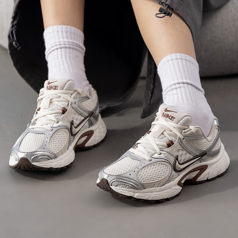 心选丨【奥莱直发】耐克Nike V5 RNR低帮跑步鞋