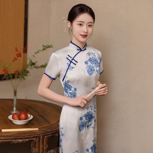 ZAYS青花瓷中式长款改良旗袍2026新款年轻款复古修身短袖气质日常可穿 商品图1