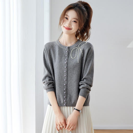 高级感珍珠蝴蝶结针织开衫，设计感软糯宽松短款外套CC-ML-26039 商品图1