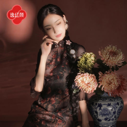 逸红颜《瑰宜》2026春新款花罗红云纱玫瑰油画质感中袖复古旗袍女 商品图2