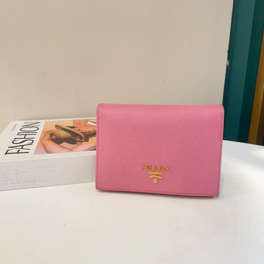 Prada 樱花粉 短款 十字纹牛皮 钱包 商品图0