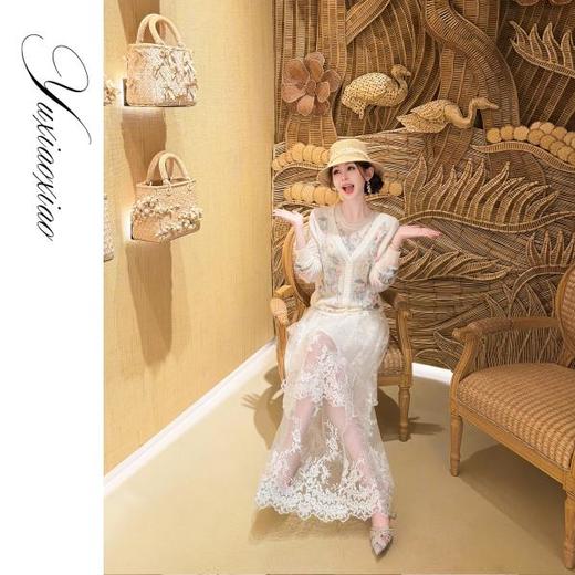 余潇潇【春野漫步】亲肤透气雅致纹样绣花缎面雪纺里布长款半裙 商品图3