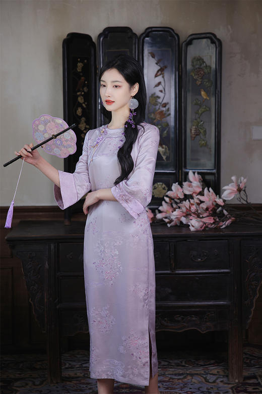 逸红颜明月优选#18姆米真丝旗袍『紫茜』重磅高定系列 气质桃花云纹真丝交织圆领旗袍 商品图3