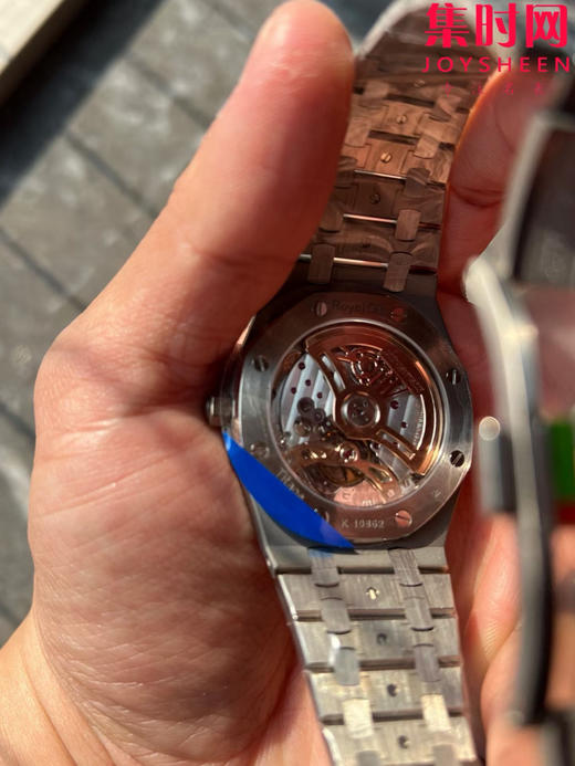 ZF爱彼AP皇家橡树系列 表径39MM的16202XT "JUMBO"超薄腕表 超轻钛壳钛金属 烟熏红面 渐变红 男士腕表 小手腕福音 商品图4