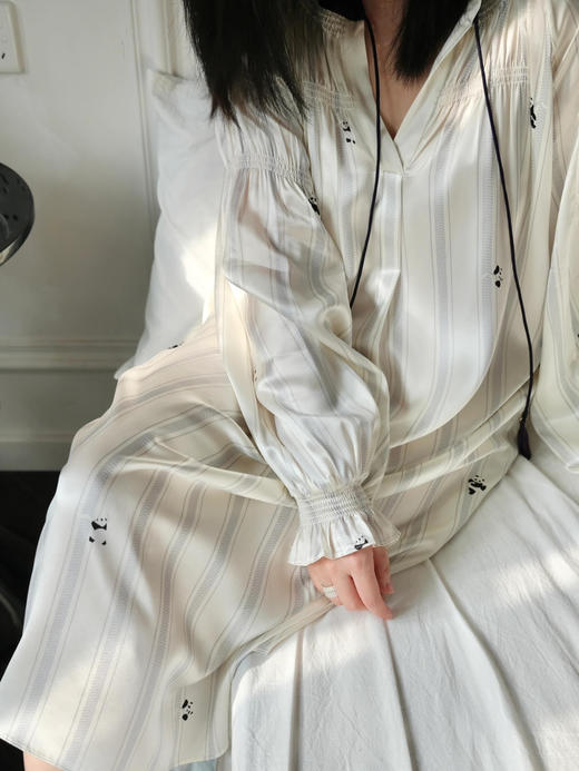 知性松弛感~李兰迪同款熊猫睡裙 仿真丝缎面家居服可外穿优雅得体 商品图5