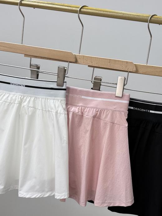 点此购买 迪桑特春夏季TRAINING系列女士短裙 qk 341037 商品图13