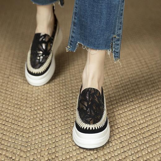 【预售5天】韩版潮洋气外穿春秋款单鞋，爆款真皮松糕鞋女厚底鞋休闲鞋黑色银色ZMXY&A6613-1 商品图1