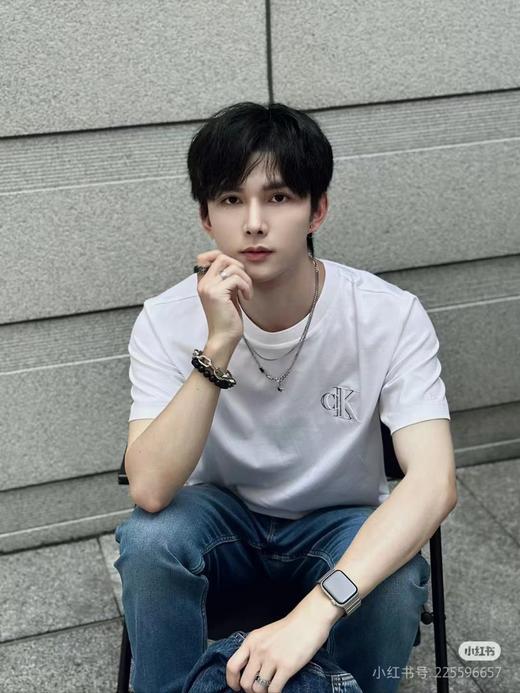 F030180早春新款礼盒装黑白搭配刺绣印花圆领纯棉短袖T恤 商品图11