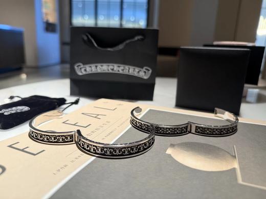 F030195手工雕刻字体两个花色可选开口手镯 商品图1